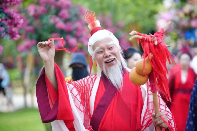 第六届观音山姻缘节拉开序幕，月老、红鸾星君送良缘啦~