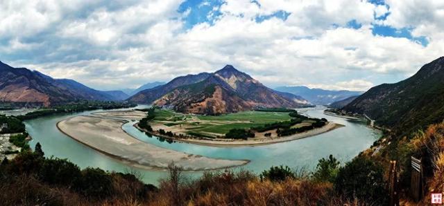 除了黑独山，滇藏线还有哪些适合摄影的景点？