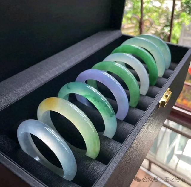 翡翠镯种类（6种经典款式的翡翠手镯）