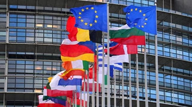 果然不出默克尔所料，27国枪口一致瞄准中国，欧洲正滑向第三世界