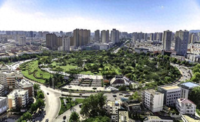 河北人口最少的地级市，面积比邢台、邯郸小，常住人口不足350万