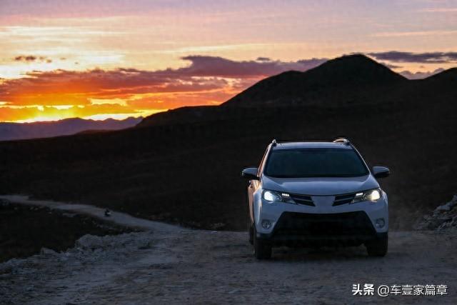 硬朗外观、8155芯片与第五代混动，能否捍卫“全球神车”荣耀？