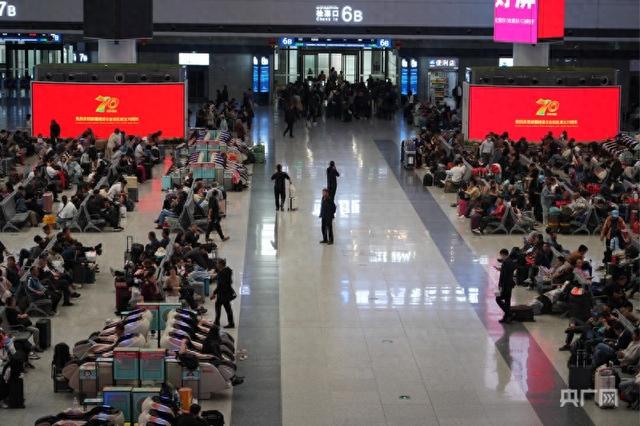 今年累计开行超300列旅游列车！“铁路+文旅”助力旅游经济提档升级