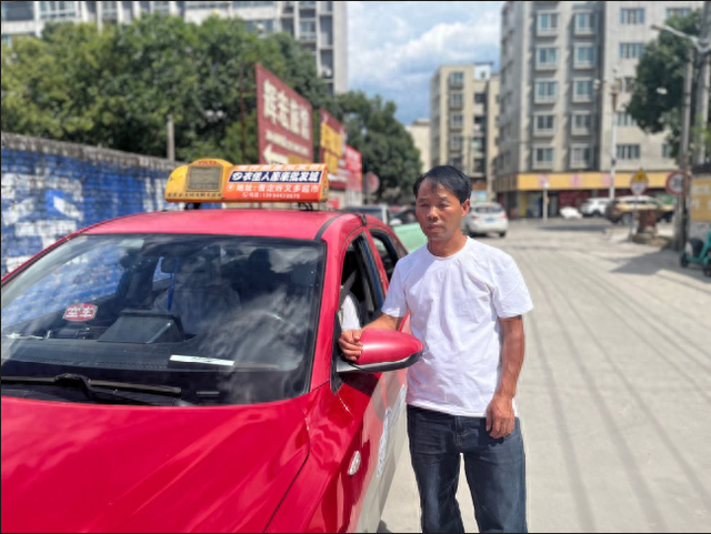 避暑客住进的哥家 从“师傅”变成了“兄弟”