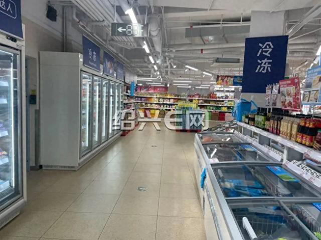 绍兴银泰这家盒马NB店，中午竟空荡荡？这场景有点意外…
