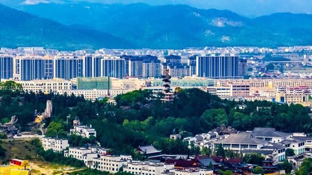 中国“退步”最快的城市，曾和上海、重庆齐名，如今沦为三线城市