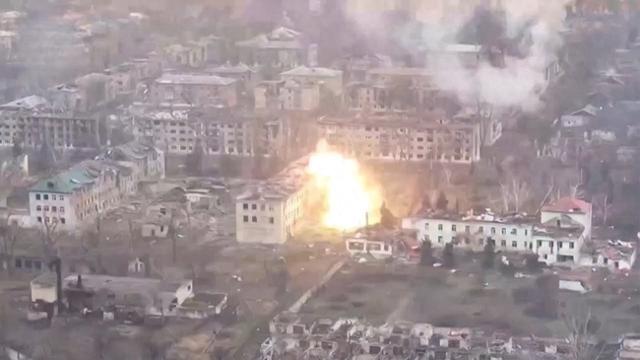 48小时轰炸不停，乌克兰撑不住了！美媒坦诚：主动权还在普京手里