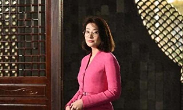 王晶评宗馥莉争产，内涵她太小气，暗讽宗庆后糊涂，没安排好后事