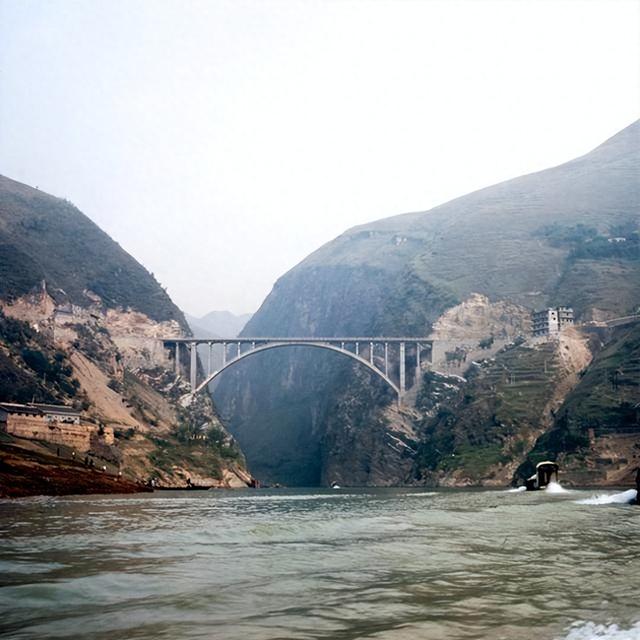 不尽长江滚滚流 1987年