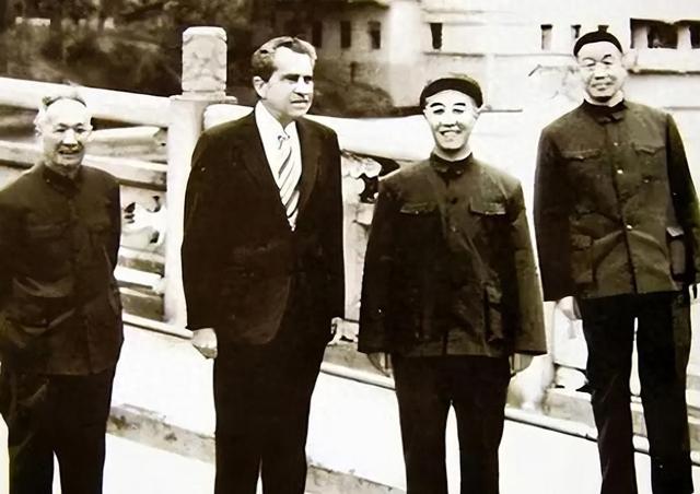 他从工人做到全国人大副委员长，79年被开除党籍，晚年过得如何？