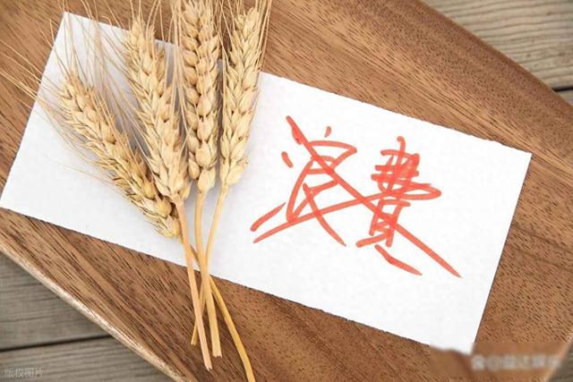 “捏蛋姐”身份被扒！娘家人：她是个扶弟魔，老公差点跟她离婚