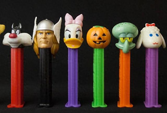 PEZ糖果机，100年从成人奢侈品，变孩子玩具再变收藏热品