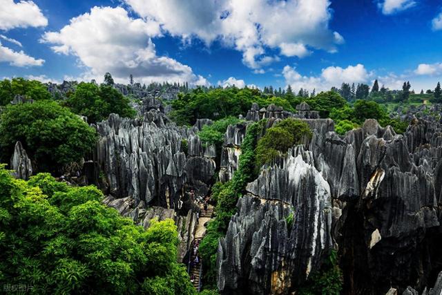 你所不知道的云南十八怪——石头长在云天外