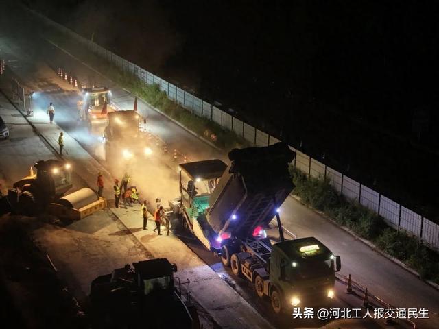 沥青路面施工正式拉开序幕！衡德高速改扩建二分部进入路面施工新阶段