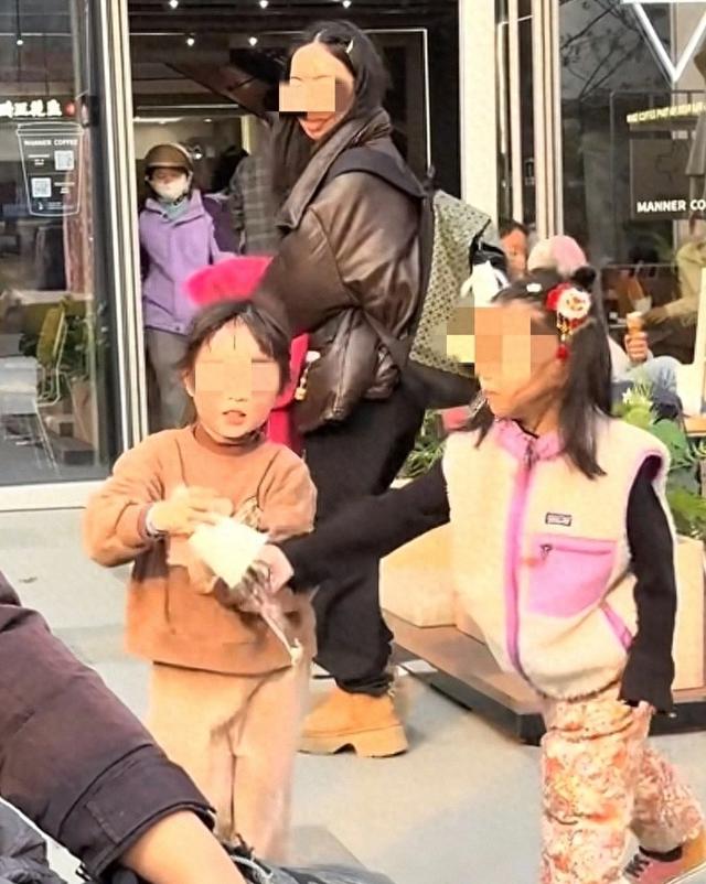 浙江女孩水杯被打翻后续：对方家长态度嚣张，正脸被扒，警方介入