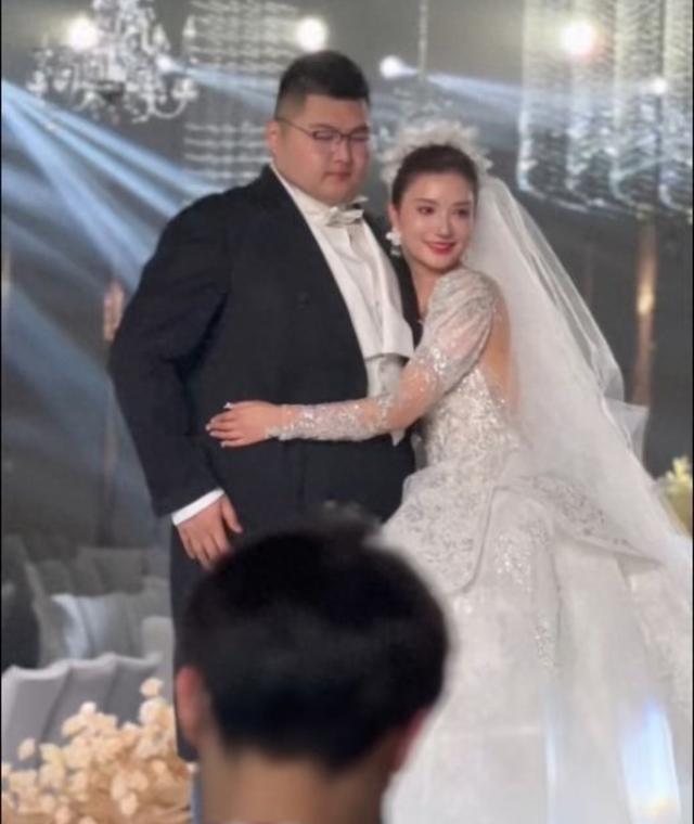 前妻曝与猴哥说车离婚原因，长期分居没夫妻生活，女方坦言受不了