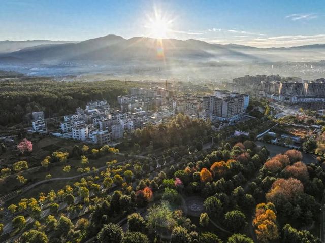 腾越街道民宿旅居产业持续火爆，究竟为何？