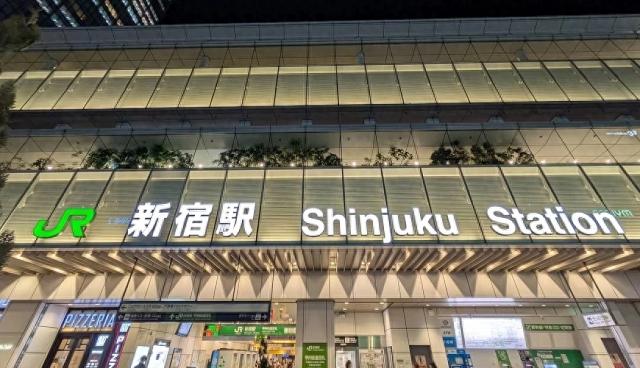 2025新宿车站转车攻略：路线、出口、转乘方式、周边景点总整理