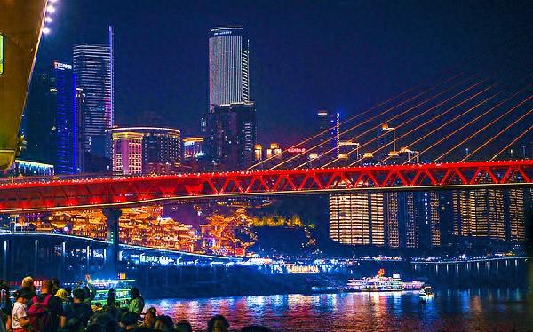 美媒关注中国旅游：都去重庆玩，太赛博朋克了吧！