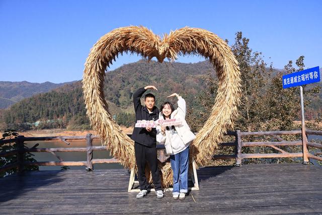 武汉摄影家团队走进咸宁通城，看史诗沉浸剧体验古瑶文化