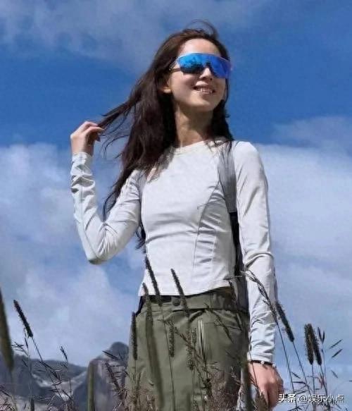 31岁带三娃还能说走就走?章泽天的登山照,戳中多少妈妈的痛点