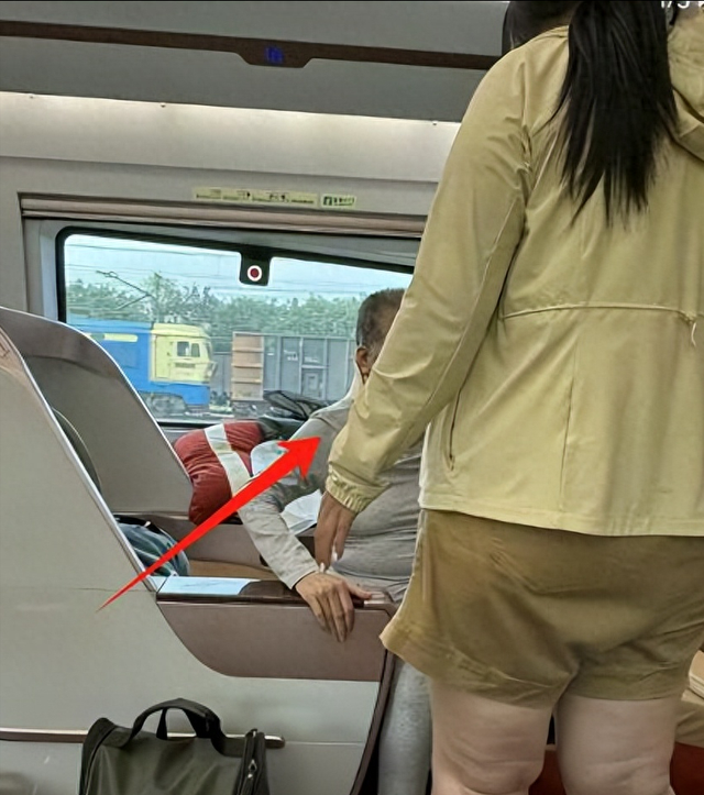 天津女子高铁被占座，发文怒批老太，家属直接报警：不会善罢甘休