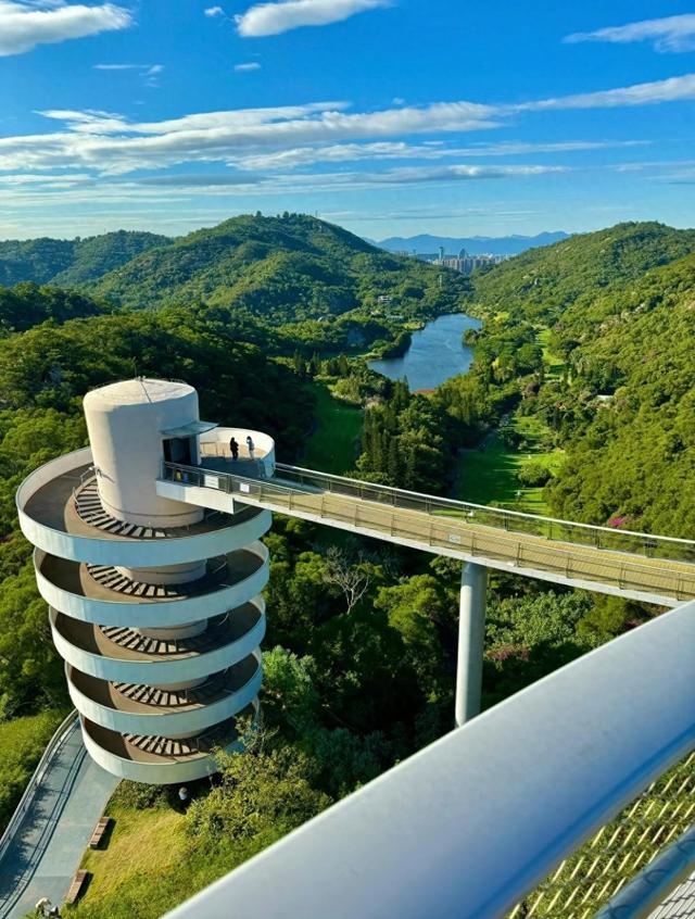 厦门山海健康步道景观节点万石沧海，一座五层螺旋望湖塔，太美了