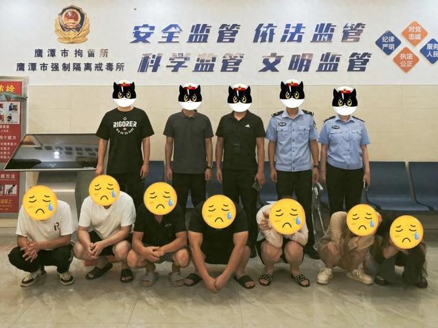 突击检查！确认了： 当场抓获8名卖淫嫖娼人违法行为人