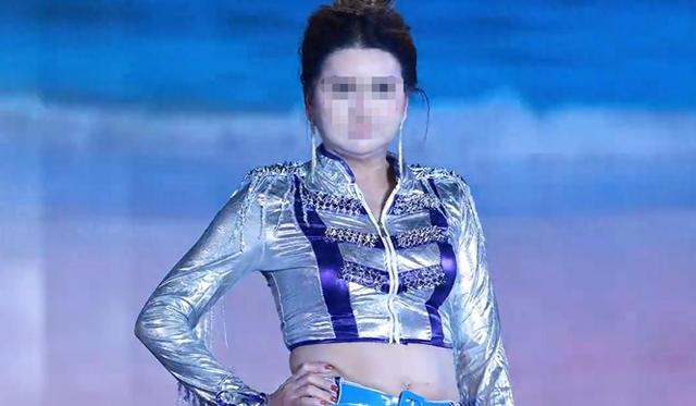 模特大赛冠军“乌龙”，为何舆论滔天才肯认？丨中听