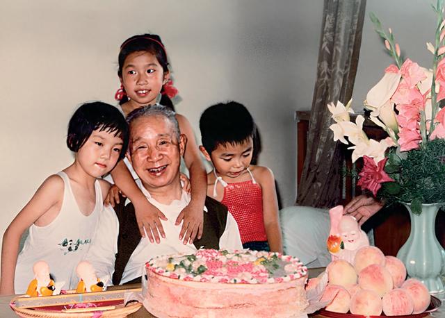 1963年，粟裕不满侄子老来自己家度假	，叮嘱：以后不要老往北京跑