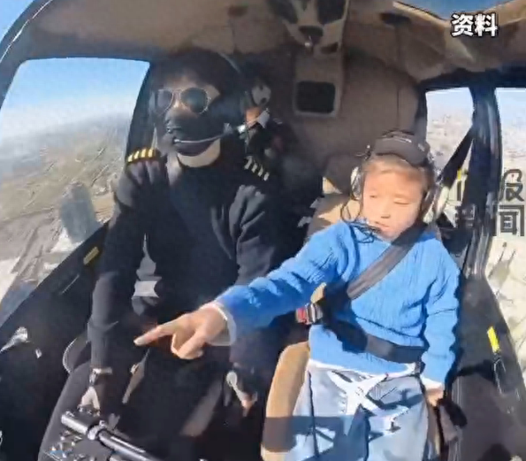 一家三口国庆开2架飞机回老家：300公里仅用80分钟，油费200多元，看高速堵车没优越感