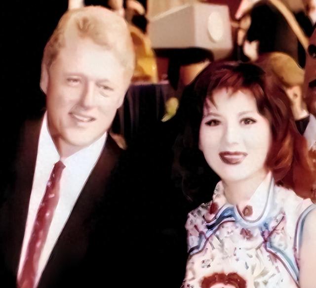 她是中国第一美妇，坐牢、离婚、拍三级片，还因太美被克林顿接见
