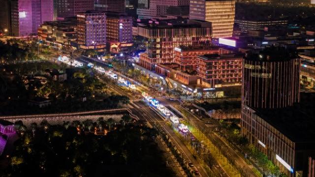 上海旅游节花车来临港啦，这么美！