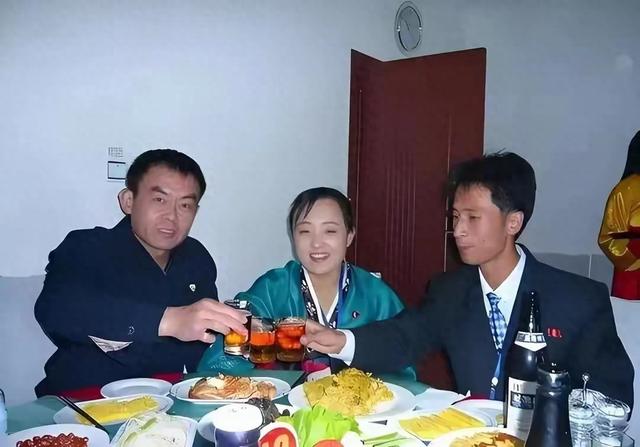 游客们去朝鲜游玩的时候，在火车上能吃到啥美食呢？
