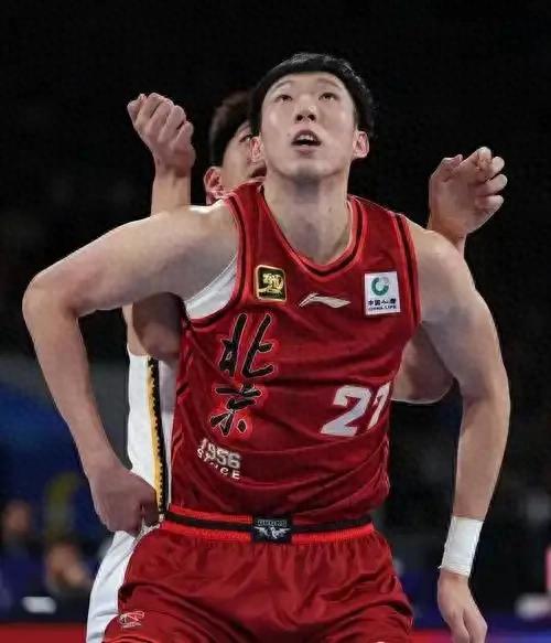 北京94-81战胜辽宁,登积分榜首,陈盈俊26分,杨鸣被罚下创纪录