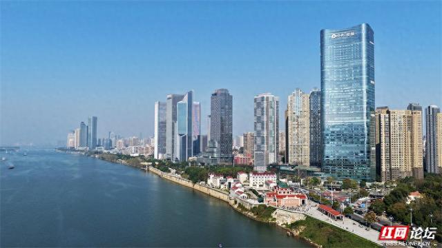 岁暖时刻丨在长沙，一眼千年：从橘子洲头到城市天际线