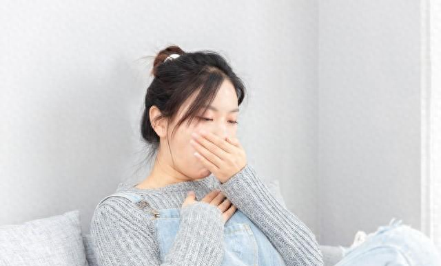 天凉跑步不改3件事，当心心血管报警！中老年跑友务必重视。