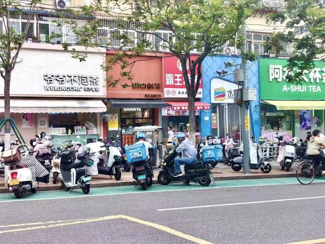 果然财经|外卖大战打不动了？骑手收入骤减，商家卖10单赔3单