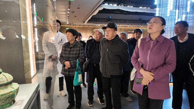 濉溪县濉溪镇：“五老”打卡工业遗产文化地