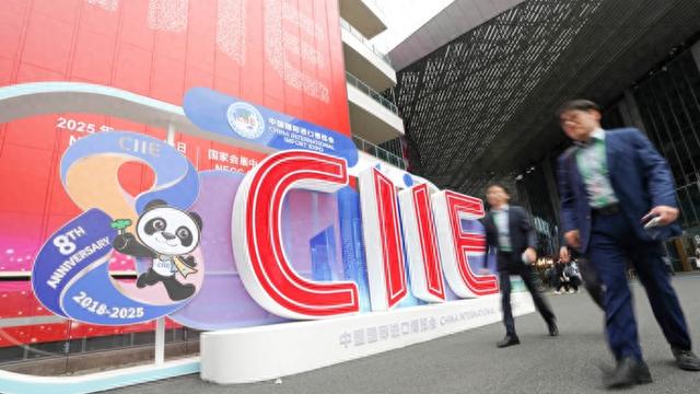 在AI浓度最高的一届进博会，美欧日韩跨国企业纷纷入局中国AI新基建