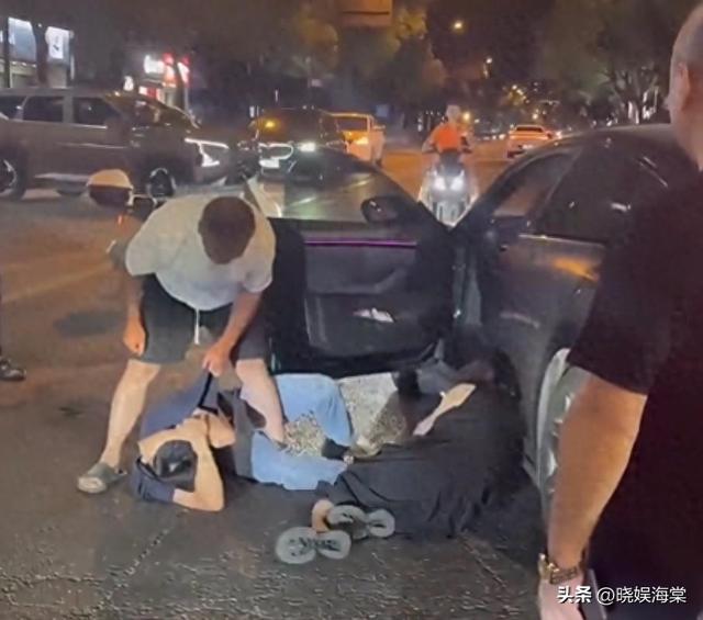 男子暴打情夫后续：妻子下跪求饶，知情人爆猛料，恶心的还在后面