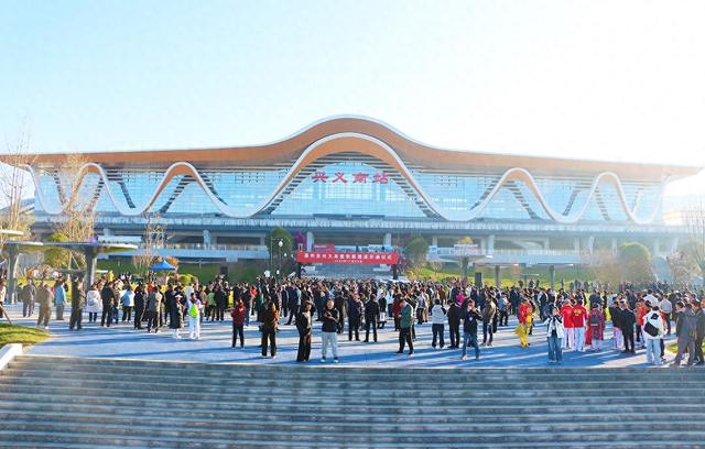 盘兴高铁正式开通 兴义旅游迎来“高铁时代”新机遇