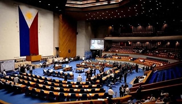 菲律宾已通过85号决议，公开向中国索赔3960亿，中方直接反将一军