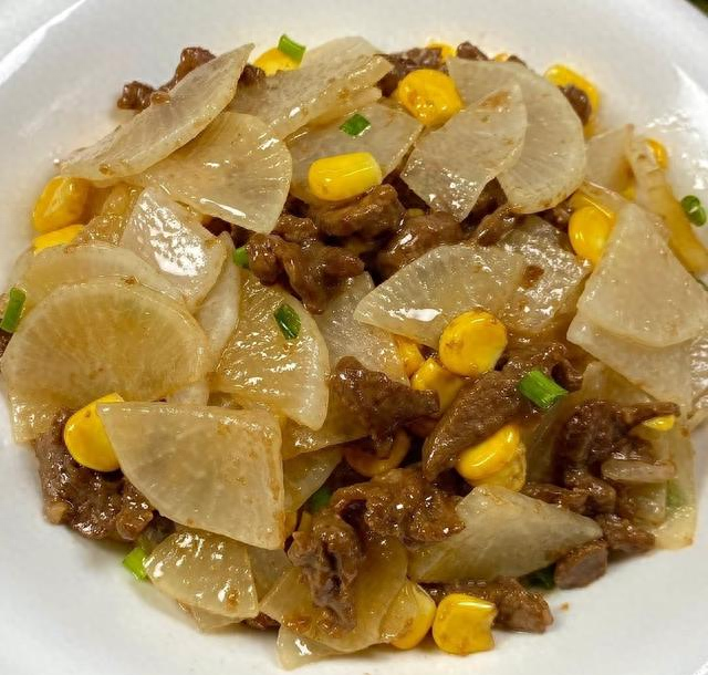 秋冬咳嗽多痰肠胃胀？3种白萝卜家常吃法，化痰助消化暖身又养人