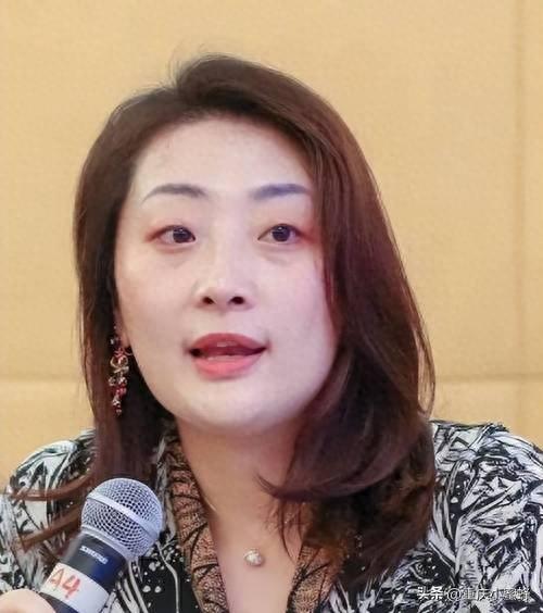 2个月董事长变前掌门！宗馥莉甩手娃哈哈竟是憋了个300亿的大招？