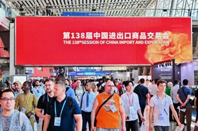 锐评 | 从“中国第一展”看人心所向