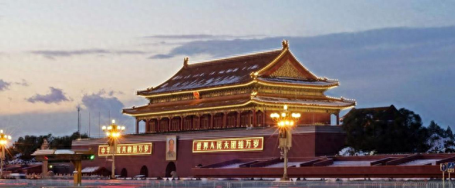 毛主席纪念堂：打破常规，坐南朝北，现在看来专家组简直太聪明了