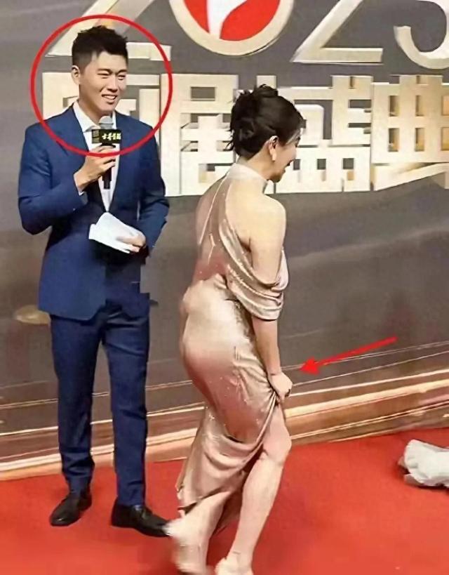 48岁左小青非得这样吗，搞得我尴尬症都犯了 这个腿是真的一言难尽