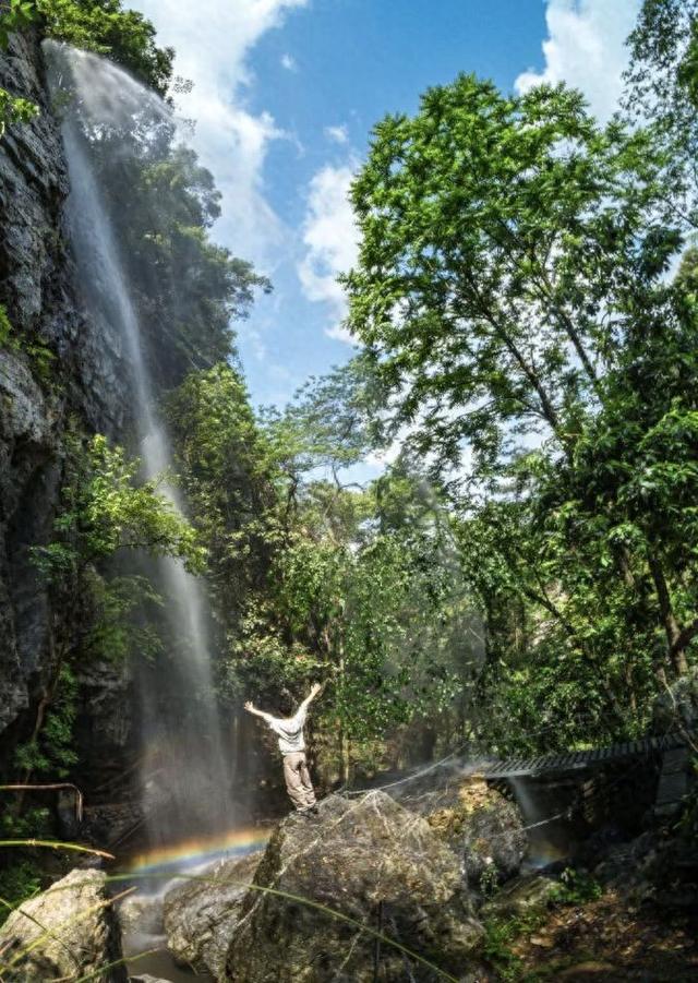 茶马古道上的高山之城，一面静界一面狂飙