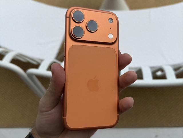 想买iPhone17 Pro？我劝你慎重，不如省3000买标准版